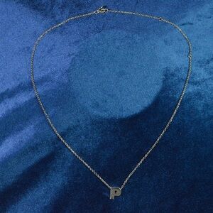 Avon P Pendant Necklace Letter "P" Initial Silver Tone Vintage Jewelry